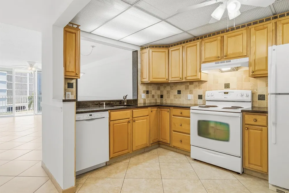 3580 S Ocean Boulevard #4c South Palm Beach, FL 33480