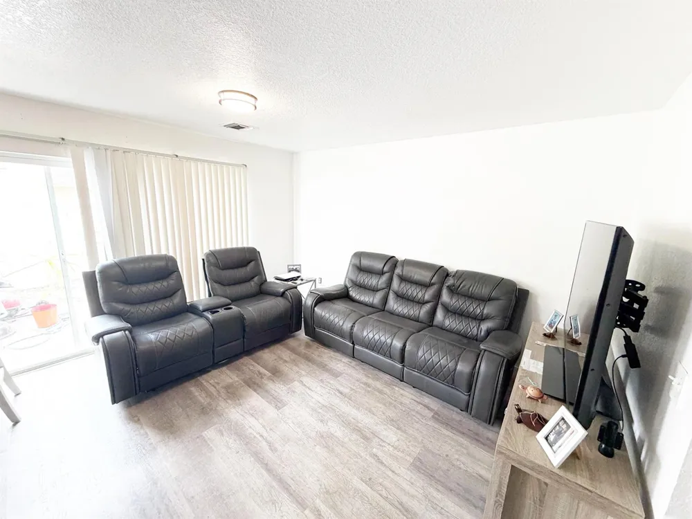 2769 NW 13th Street #6 Pompano Beach, FL 33069