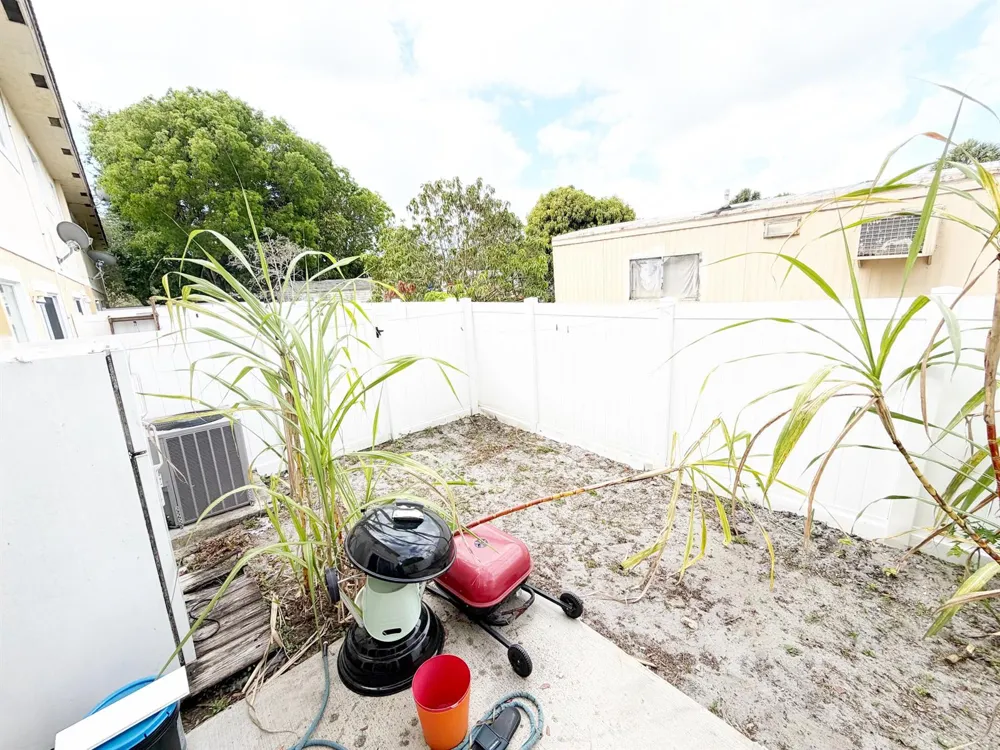 2769 NW 13th Street #6 Pompano Beach, FL 33069