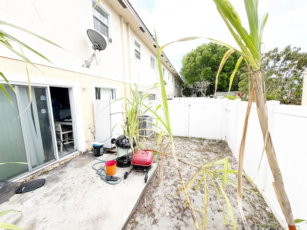 2769 NW 13th Street #6 Pompano Beach, FL 33069
