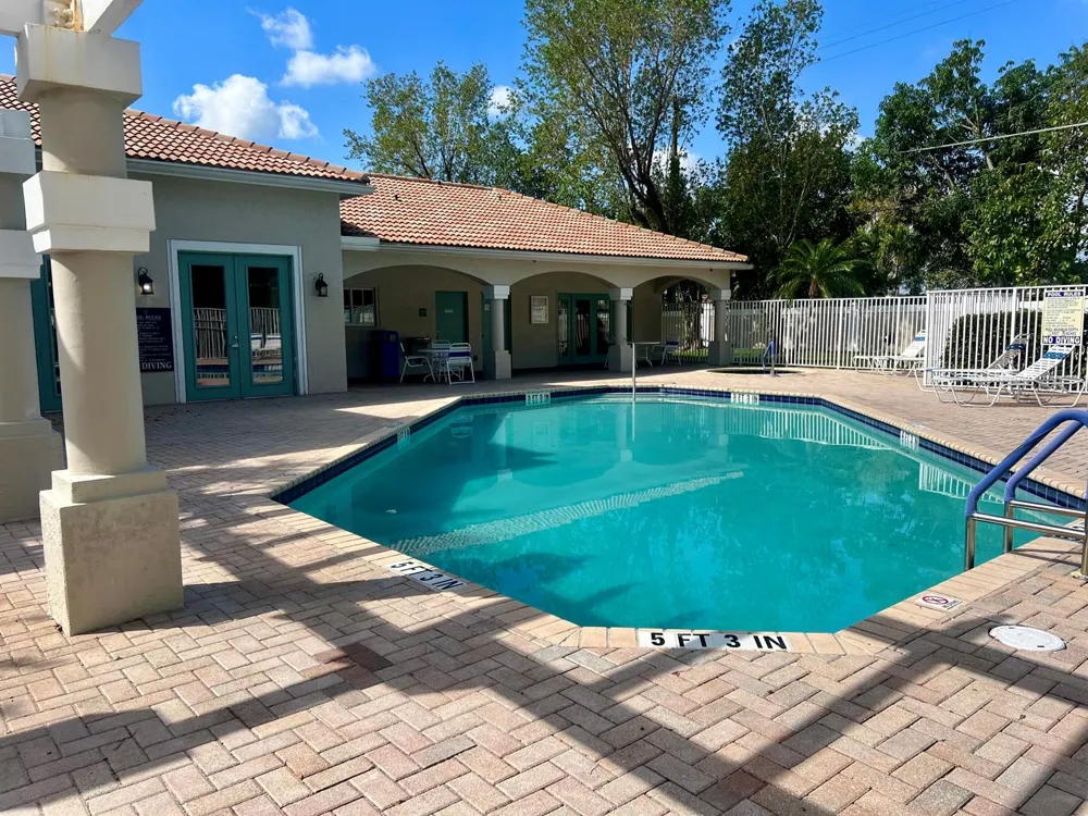 7801 S Aragon Boulevard #4 Sunrise, FL 33322