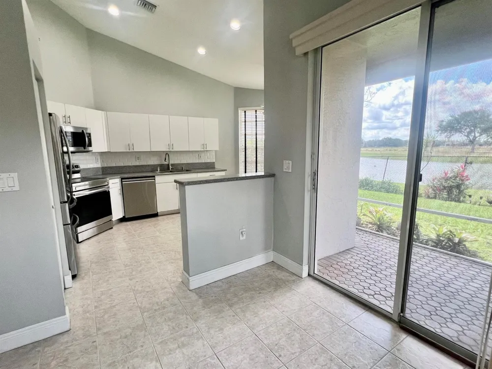 7801 S Aragon Boulevard #4 Sunrise, FL 33322