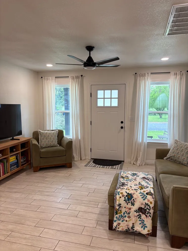 1400 W Crockett Street Beeville, TX 78102
