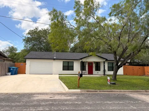 1400 W Crockett Street