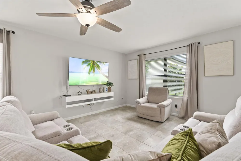5605 Amusement Avenue Fort Pierce, FL 34947