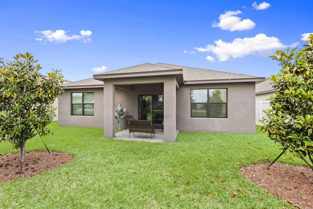 5605 Amusement Avenue Fort Pierce, FL 34947