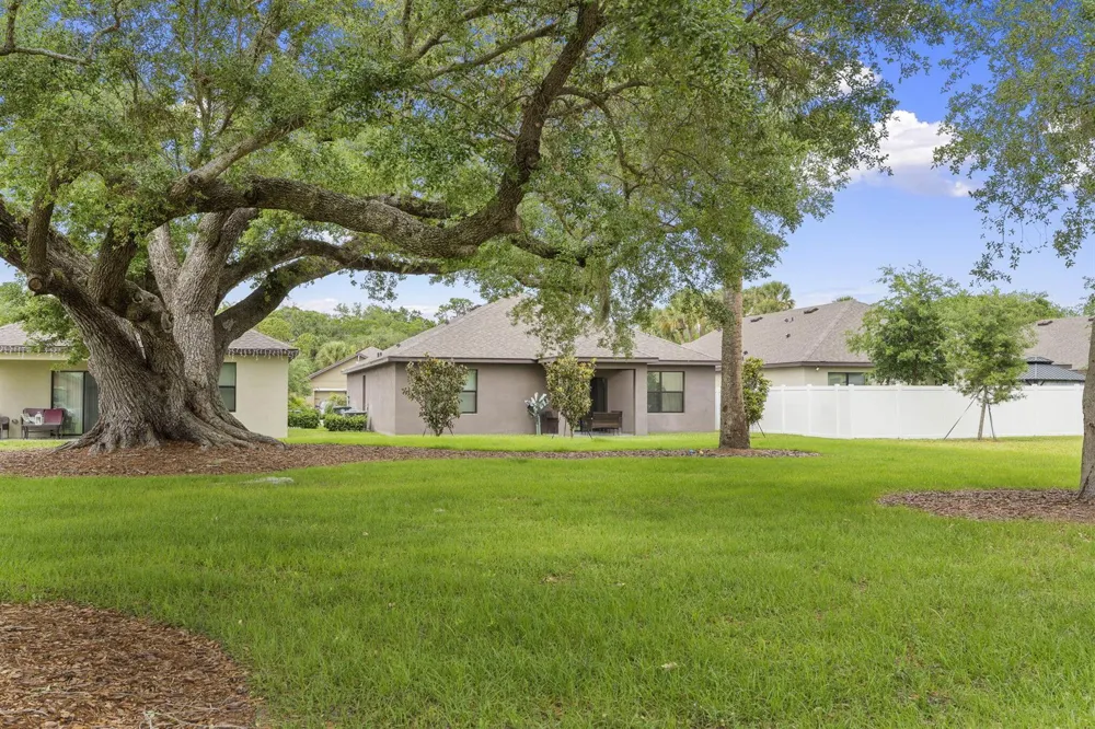 5605 Amusement Avenue Fort Pierce, FL 34947