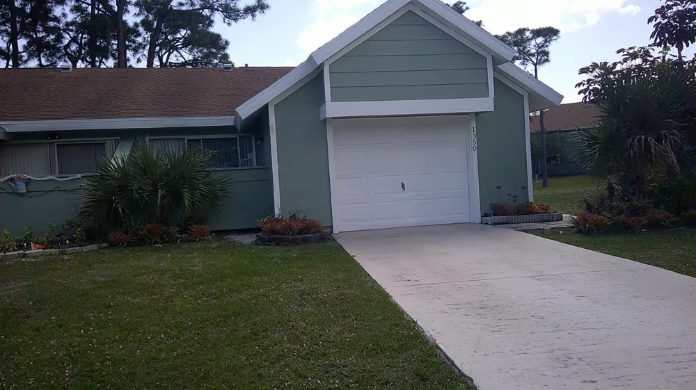 1350 SE La Haven Court Port St. Lucie, FL 34952