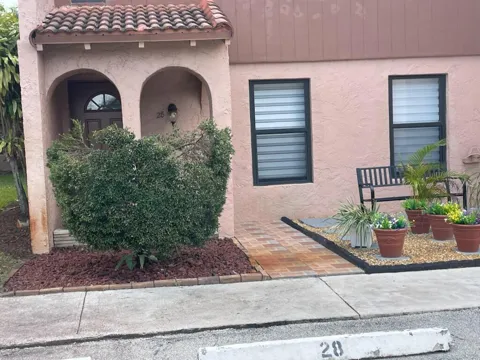 28 Madrid Lane