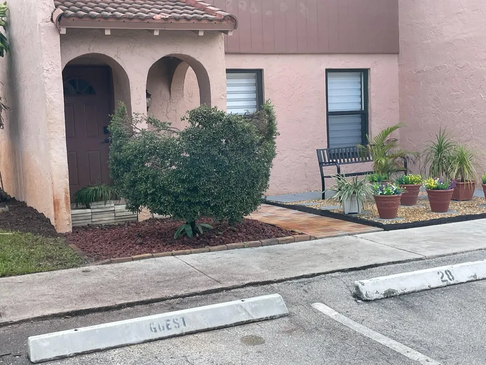 28 Madrid Lane Davie, FL 33324