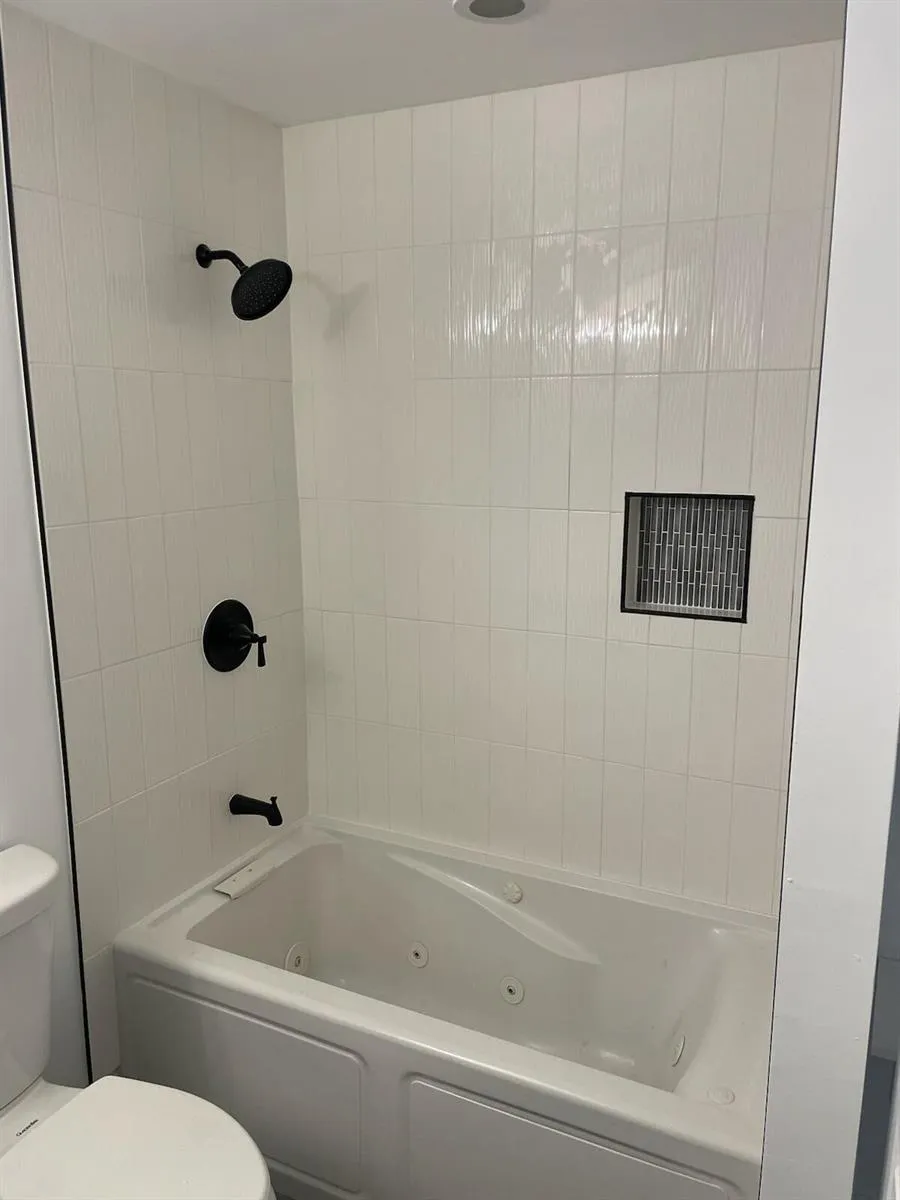 28 Madrid Lane Davie, FL 33324