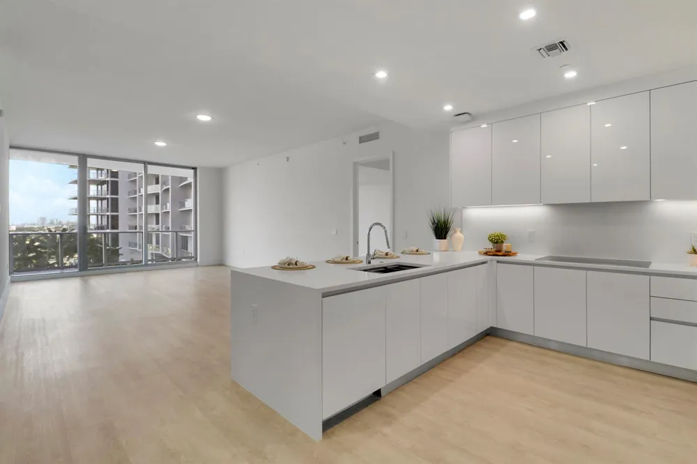 220 Lake Shore Drive #815 Lake Park, FL 33403