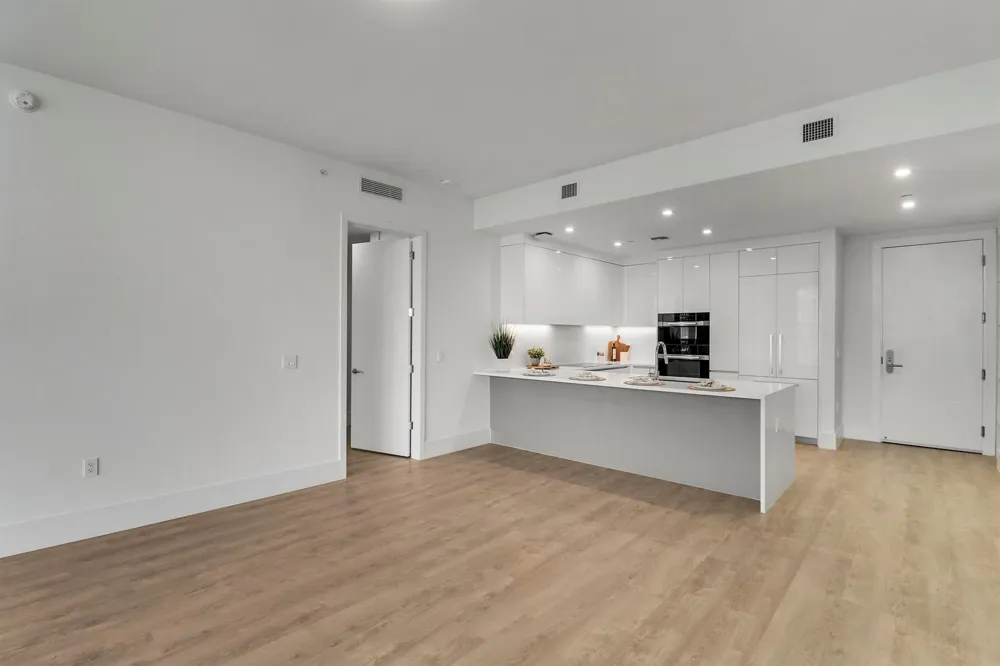 220 Lake Shore Drive #815 Lake Park, FL 33403