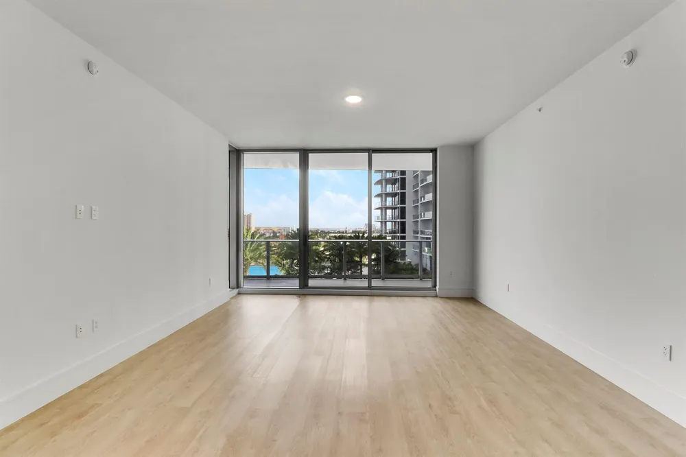 220 Lake Shore Drive #815 Lake Park, FL 33403