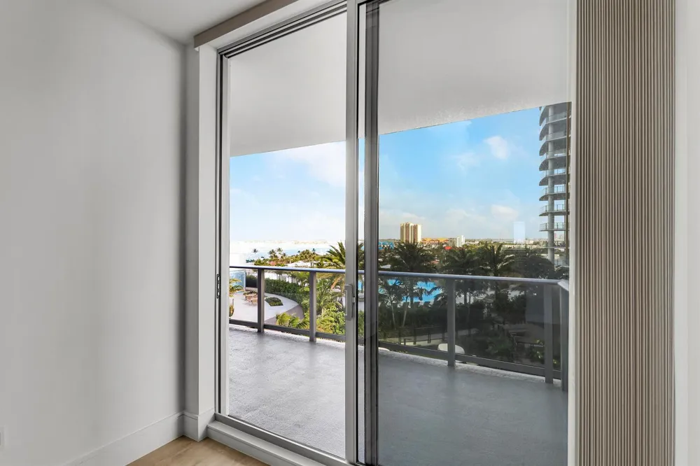 220 Lake Shore Drive #815 Lake Park, FL 33403