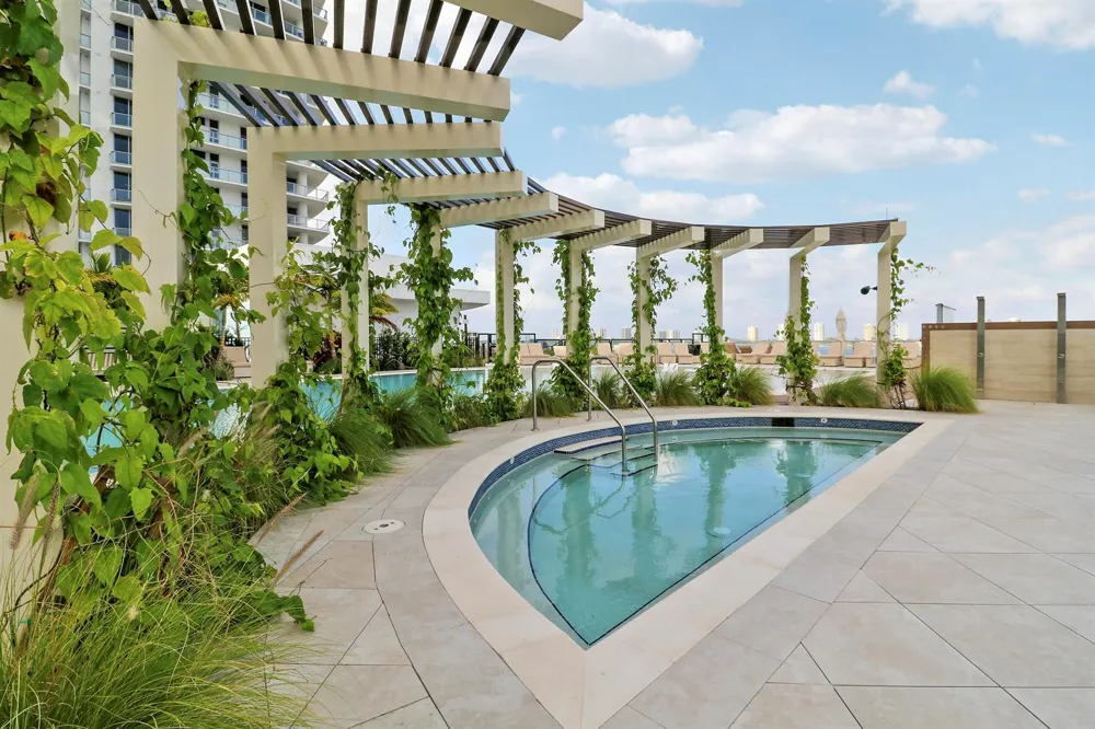 220 Lake Shore Drive #815 Lake Park, FL 33403