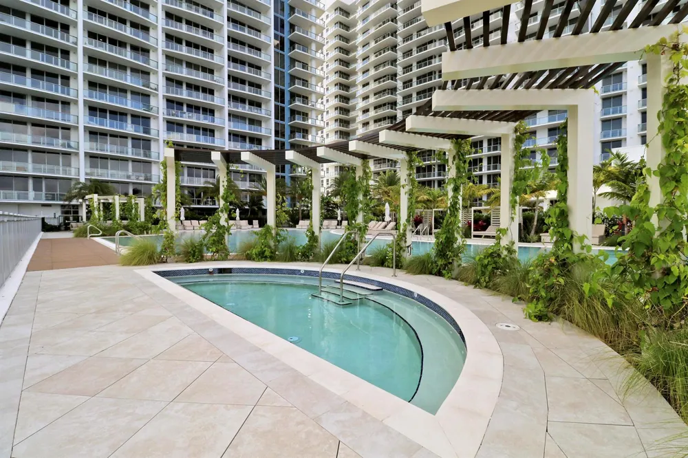 220 Lake Shore Drive #815 Lake Park, FL 33403