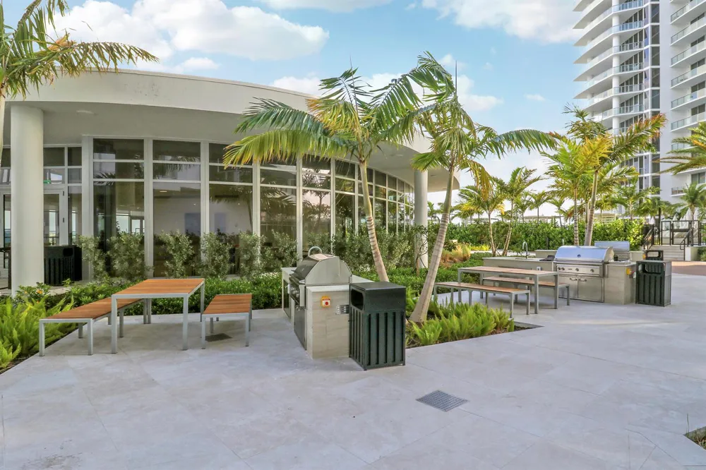 220 Lake Shore Drive #815 Lake Park, FL 33403