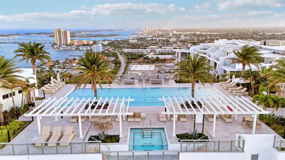 220 Lake Shore Drive #815 Lake Park, FL 33403