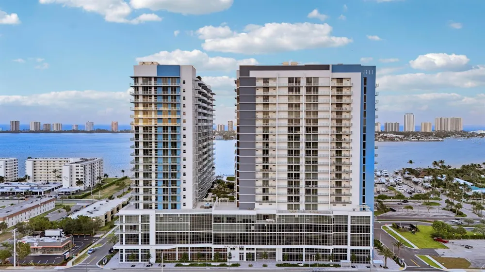 220 Lake Shore Drive #815 Lake Park, FL 33403