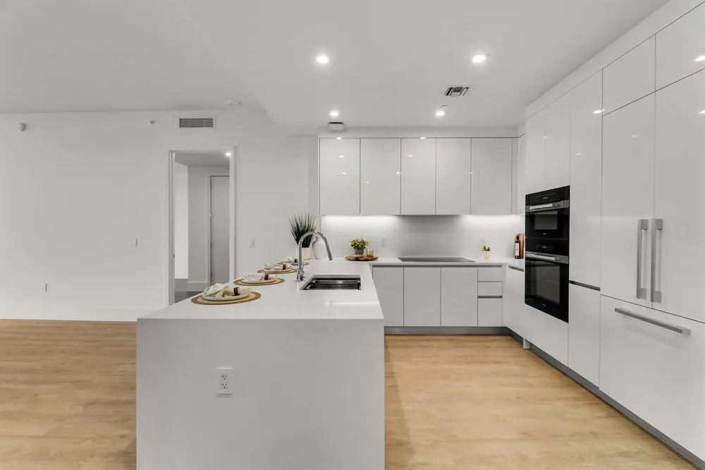 220 Lake Shore Drive #815 Lake Park, FL 33403