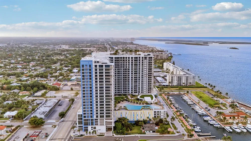 220 Lake Shore Drive #815 Lake Park, FL 33403
