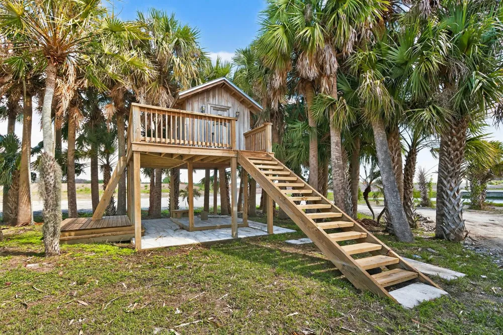 200 S Graves Road Fort Pierce, FL 34945