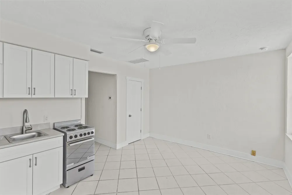 908 Villas Drive #18 Venice, FL 34285