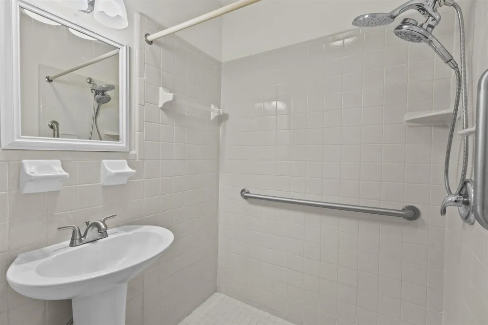 908 Villas Drive #18 Venice, FL 34285