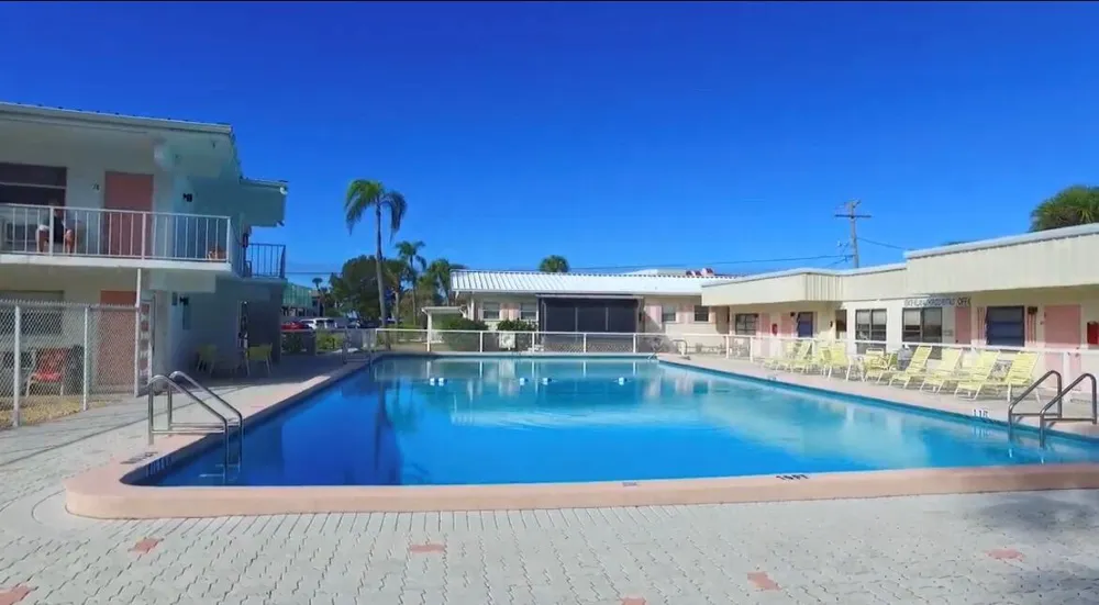 908 Villas Drive #18 Venice, FL 34285