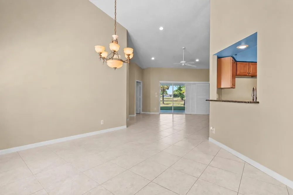 2424 SW Foxpoint Trail Palm City, FL 34990