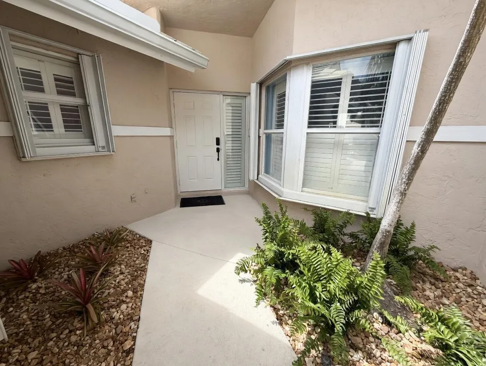 2424 SW Foxpoint Trail Palm City, FL 34990