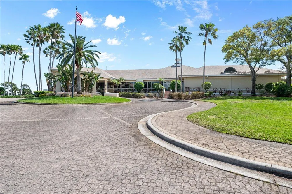 2424 SW Foxpoint Trail Palm City, FL 34990