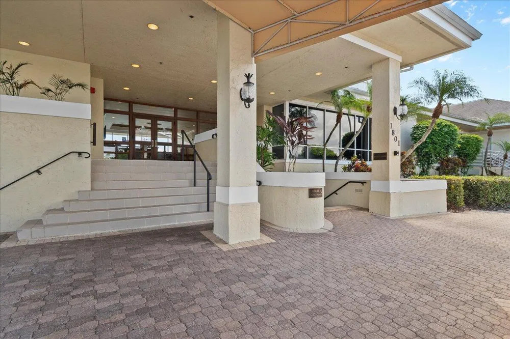 2424 SW Foxpoint Trail Palm City, FL 34990