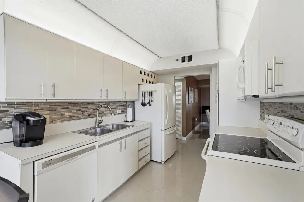1201 S Ocean Drive #506s Hollywood, FL 33019