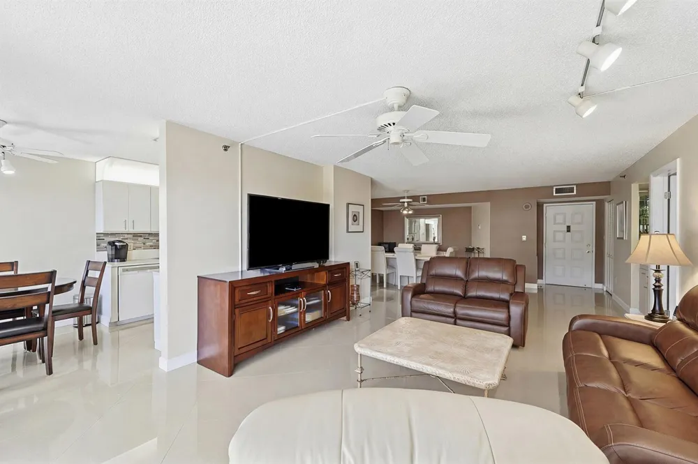 1201 S Ocean Drive #506s Hollywood, FL 33019