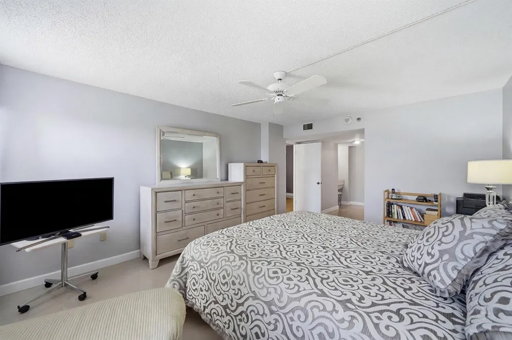 1201 S Ocean Drive #506s Hollywood, FL 33019