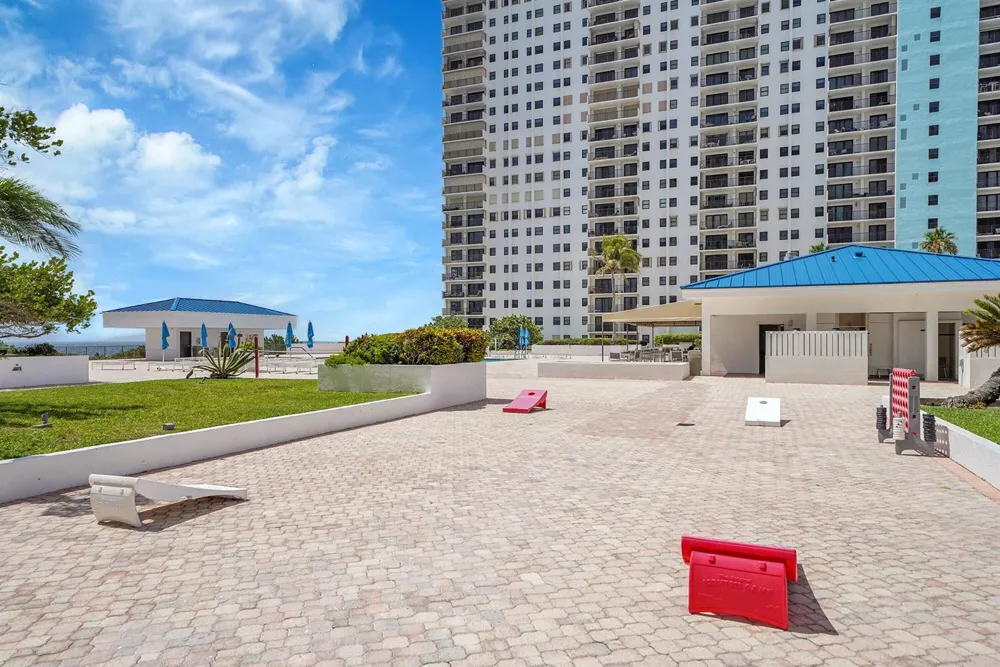 1201 S Ocean Drive #506s Hollywood, FL 33019