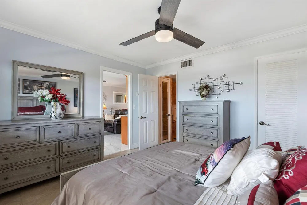 1160 Hillsboro Mile #904 Hillsboro Beach, FL 33062