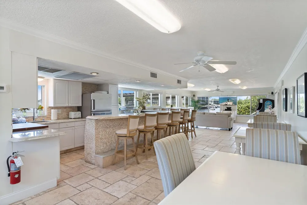 1160 Hillsboro Mile #904 Hillsboro Beach, FL 33062