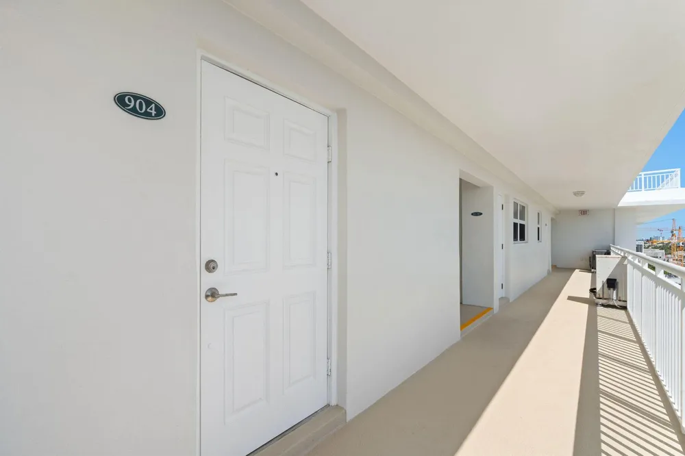1160 Hillsboro Mile #904 Hillsboro Beach, FL 33062