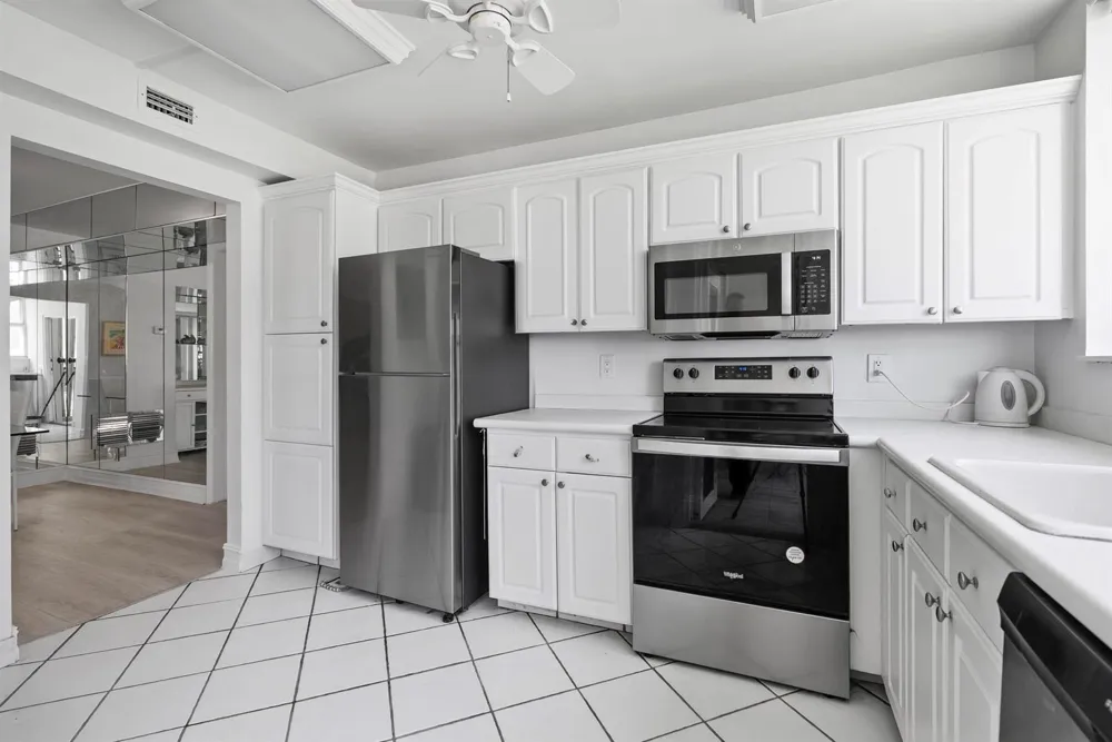 1239 Hillsboro Mile #105 Hillsboro Beach, FL 33062