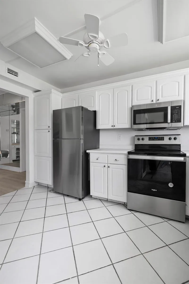 1239 Hillsboro Mile #105 Hillsboro Beach, FL 33062