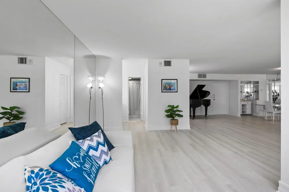 1239 Hillsboro Mile #105 Hillsboro Beach, FL 33062