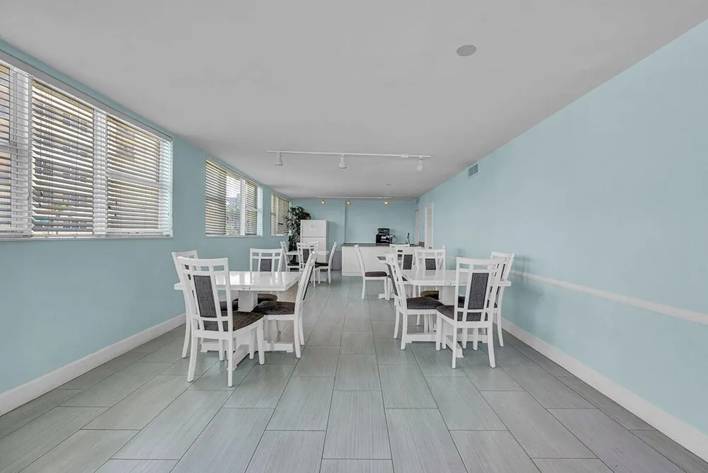 1239 Hillsboro Mile #105 Hillsboro Beach, FL 33062
