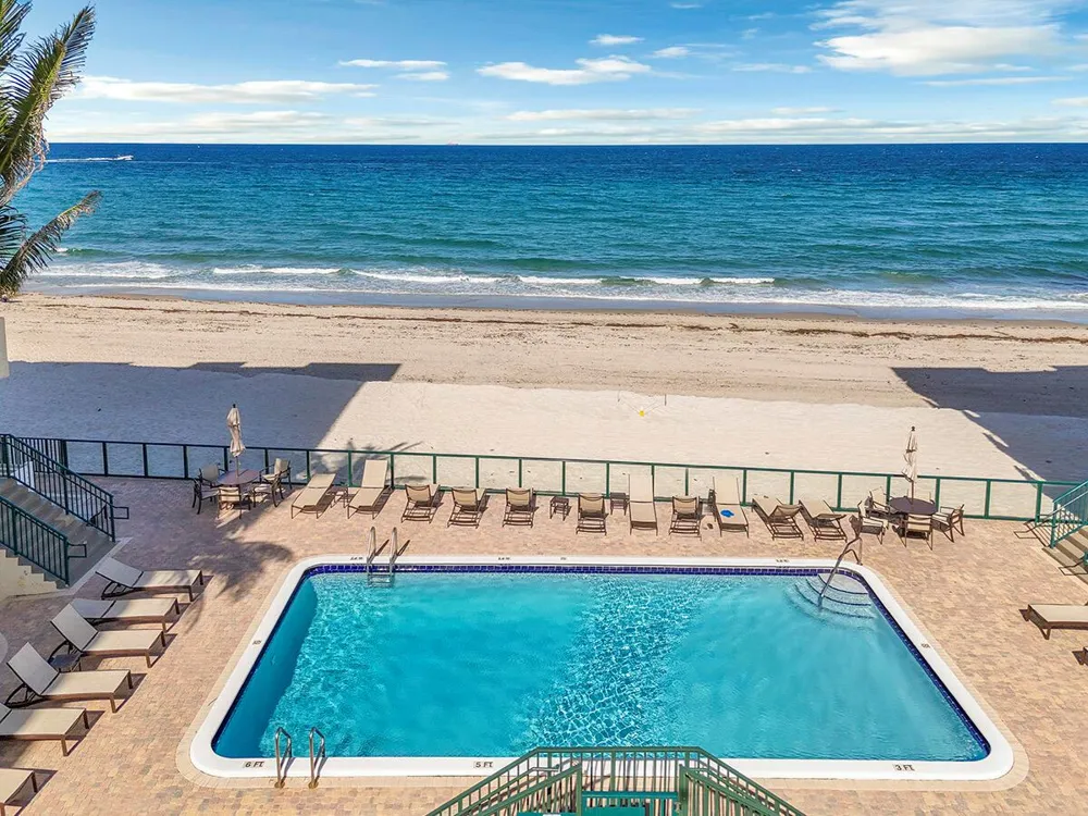 1239 Hillsboro Mile #105 Hillsboro Beach, FL 33062