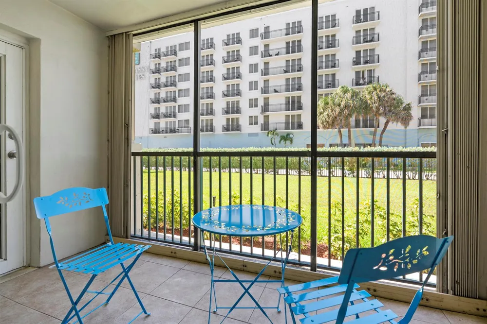 1239 Hillsboro Mile #105 Hillsboro Beach, FL 33062