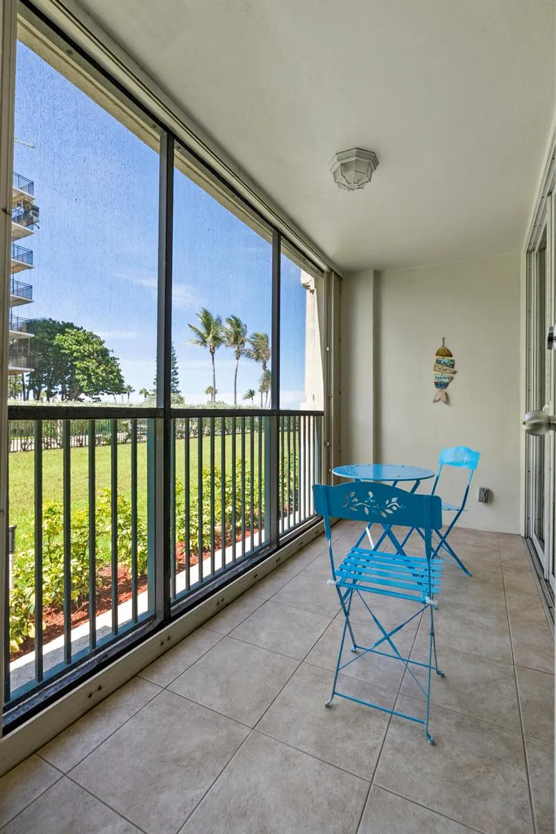 1239 Hillsboro Mile #105 Hillsboro Beach, FL 33062