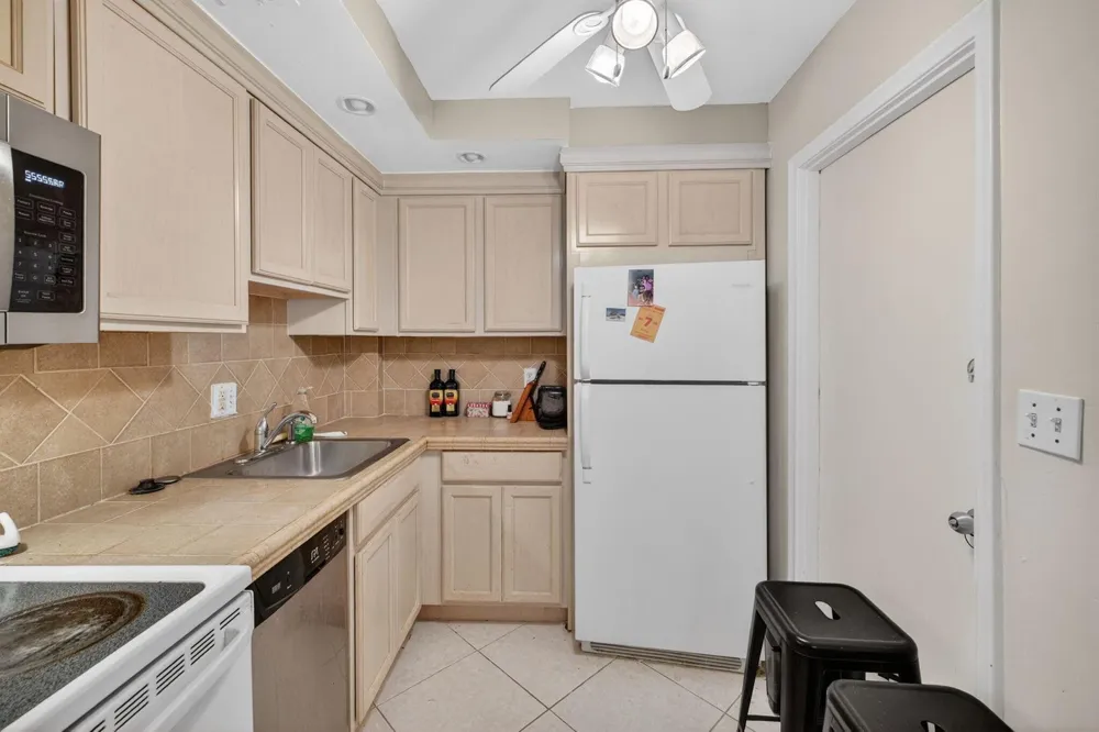12 NE 19th Court #118a Wilton Manors, FL 33305