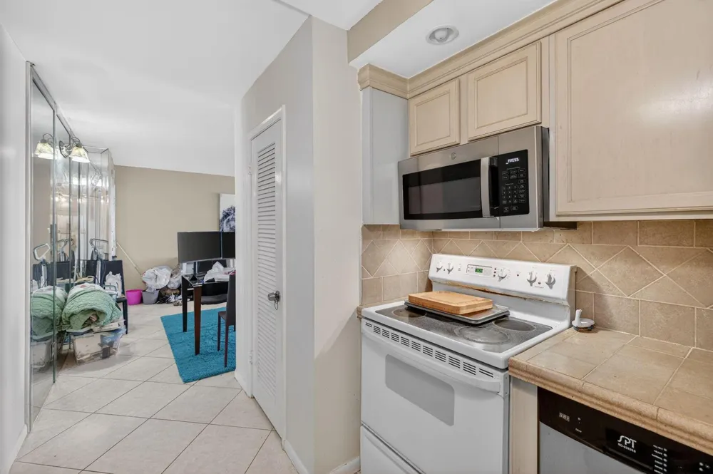 12 NE 19th Court #118a Wilton Manors, FL 33305